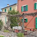 Miralunga Rossa Feriehus Lerici